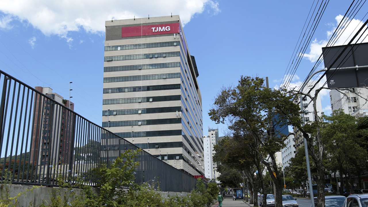 TJMG capacita servidores para operar o PJe