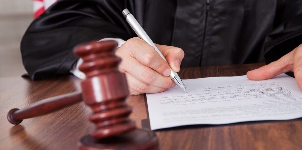 Adolescente poderá trabalhar em confecção
